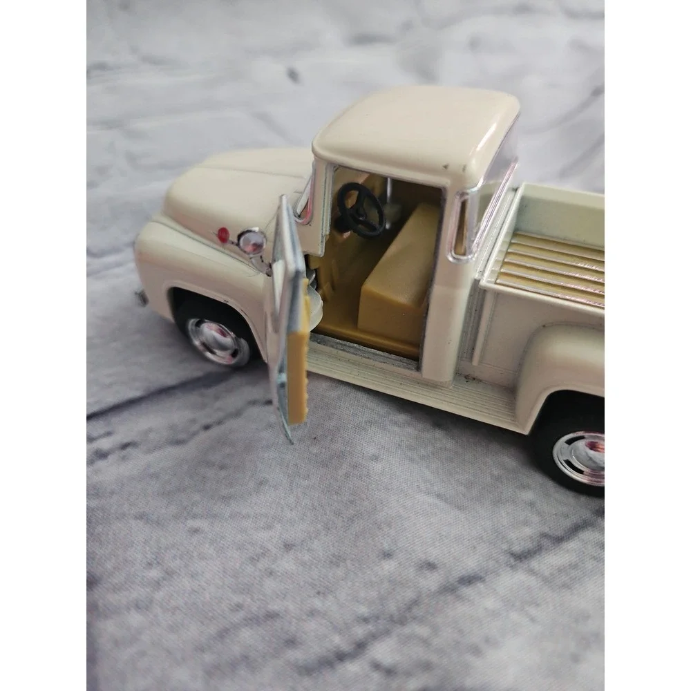 Lot of 3 Kinsmart Diecast Model Cars 1953 Ford F100 Jeep Wrangler VW Beetle